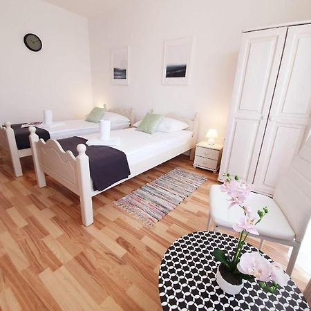 Hotel Roko Kaštela Kültér fotó