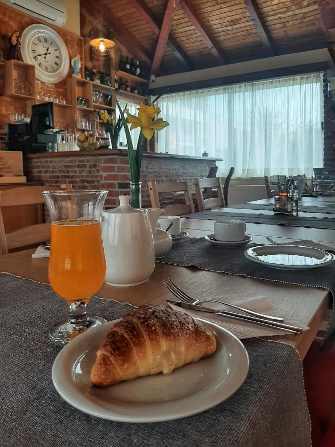 Hotel Roko Kaštela Kültér fotó