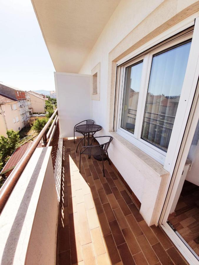 Hotel Roko Kaštela Kültér fotó
